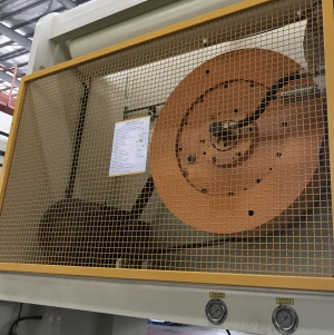 กดคลัตช์เปียกด้วยโซลินอยด์วาล์ว