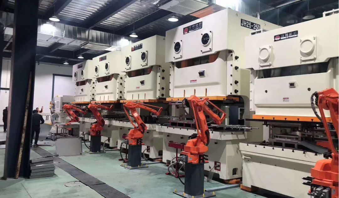 กดด้วยแขนหุ่นยนต์